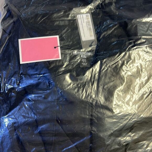 PRETTYLITTLETHING - Plus Black Constructed Corset Waist Blazer Dress - Picture 5 of 7